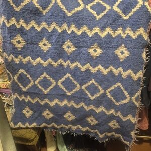 Aritzia Wilfred Blanket Scarf 33"X51" Reversable